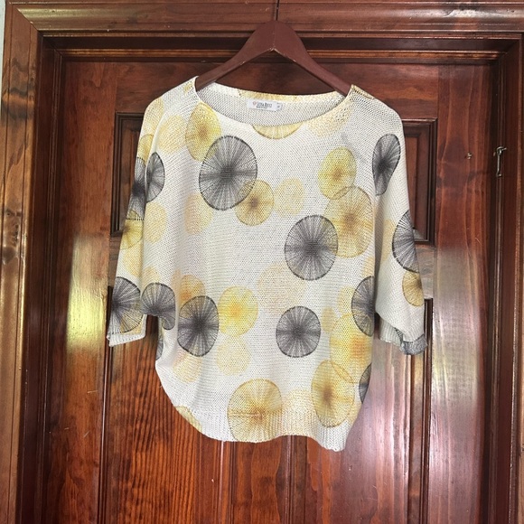 Chic Women's Blouse with Yellow and Black Pattern - Picture 1 of 3